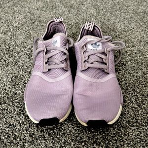 Adidas NMD R1 tennis shoes